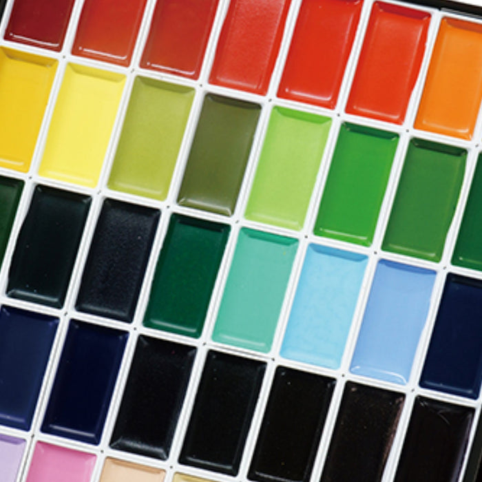 Kuretake Gansai Tambi close-up of colour pans showing texture and finish