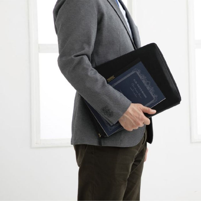Professional carrying Apica Premium C.D. Notebook in portfolio case